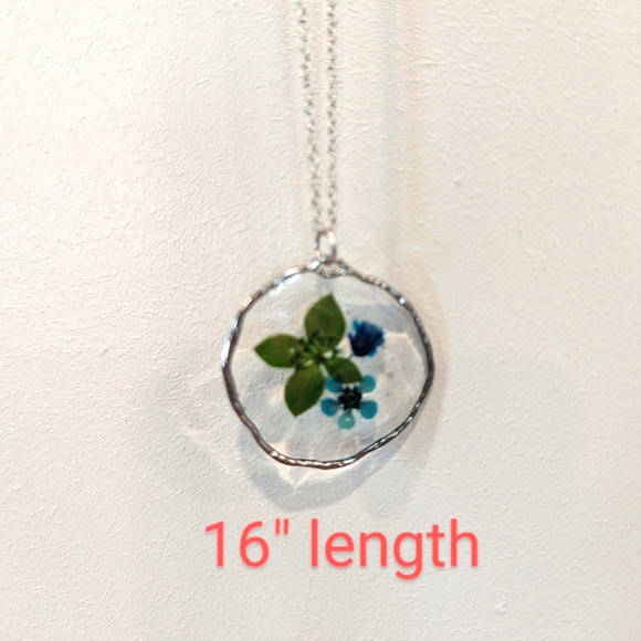 NEW Handmade pressed flower necklaces. - Picture 1 of 6